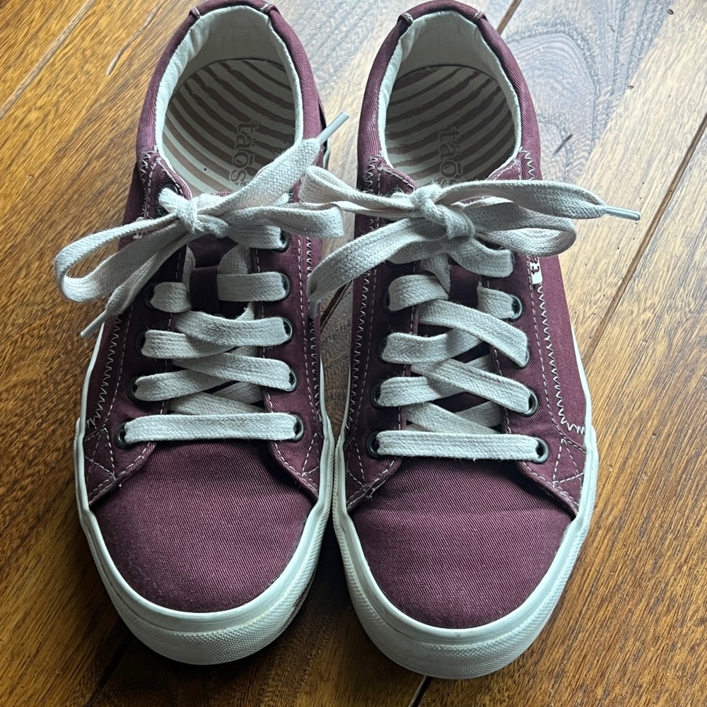 Taos Burgundy Canvas Sneakers